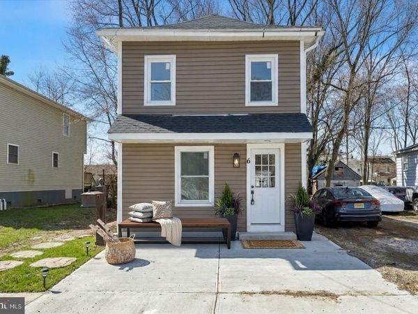 6 W GRIFFITH STREET, PENNS GROVE, NJ 08069