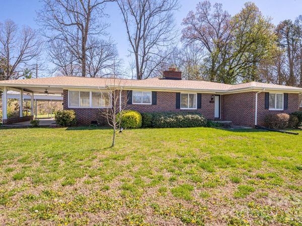 1606 Davis Park Road , Gastonia, NC 28052