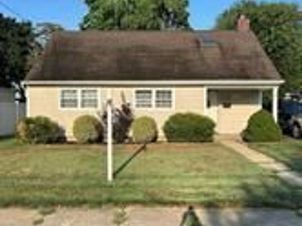 31 William Street , Copiague, NY 11726