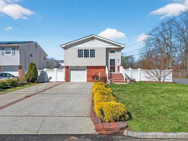 114 Westchester Avenue , West Babylon, NY 11704