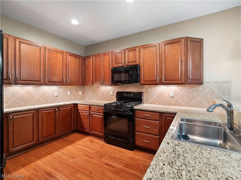 20 Somerset Drive , Rocky River, OH 44116 Photo 13