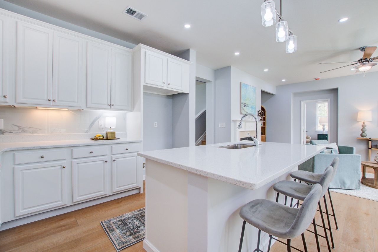 144 Graduate Lane Photo 17