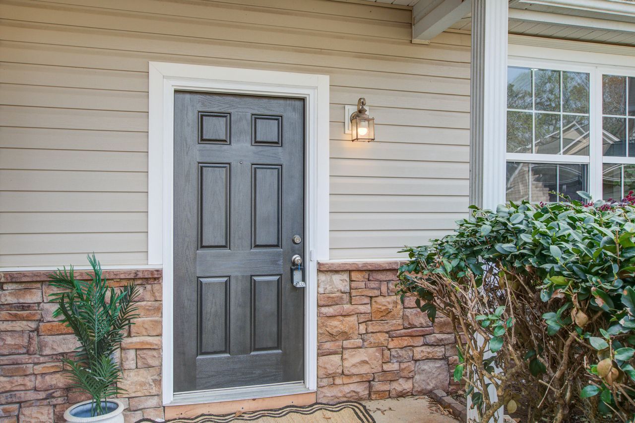 144 Graduate Lane Photo 5