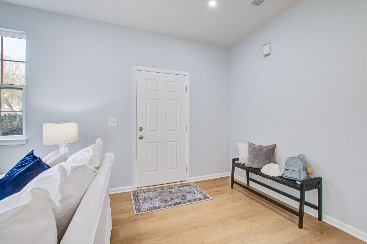 144 Graduate Lane Photo 6