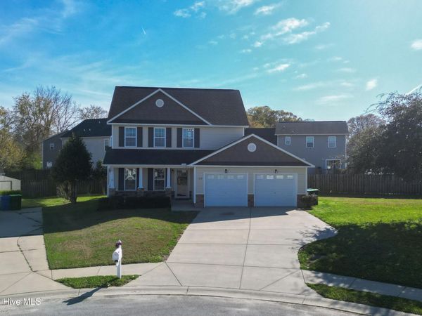 102 Gadson Court , Richlands, NC 28574