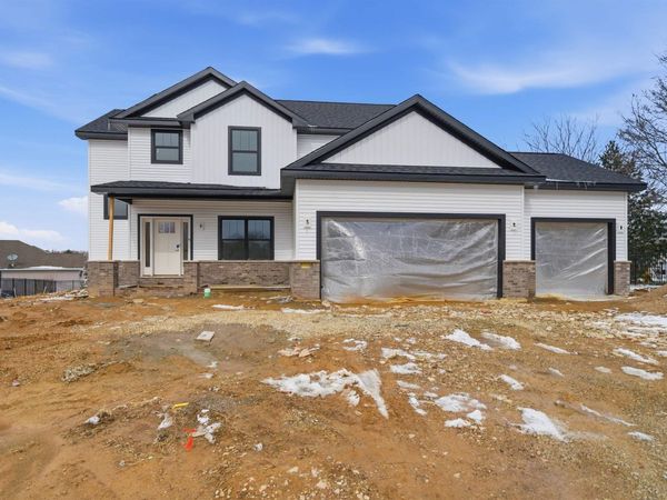 256 KARAGEN Circle, Germantown Hills, IL 61548