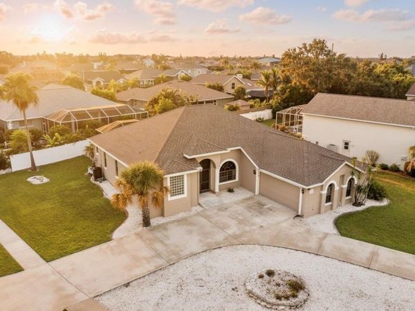 821 GREENVIEW DR, APOLLO BEACH, FL 33572