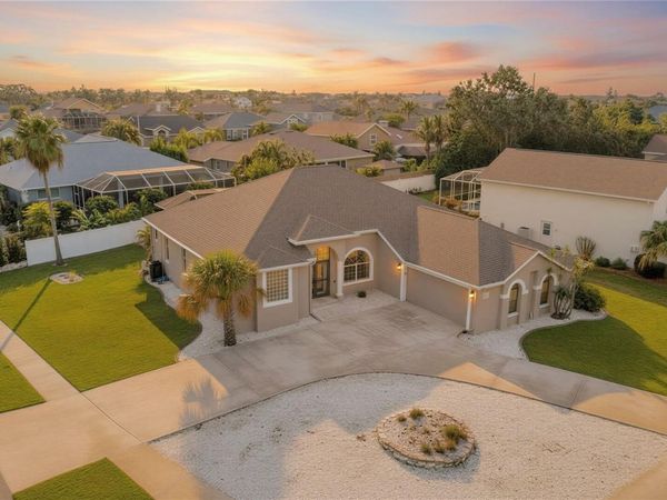 821 GREENVIEW DR , APOLLO BEACH, FL 33572