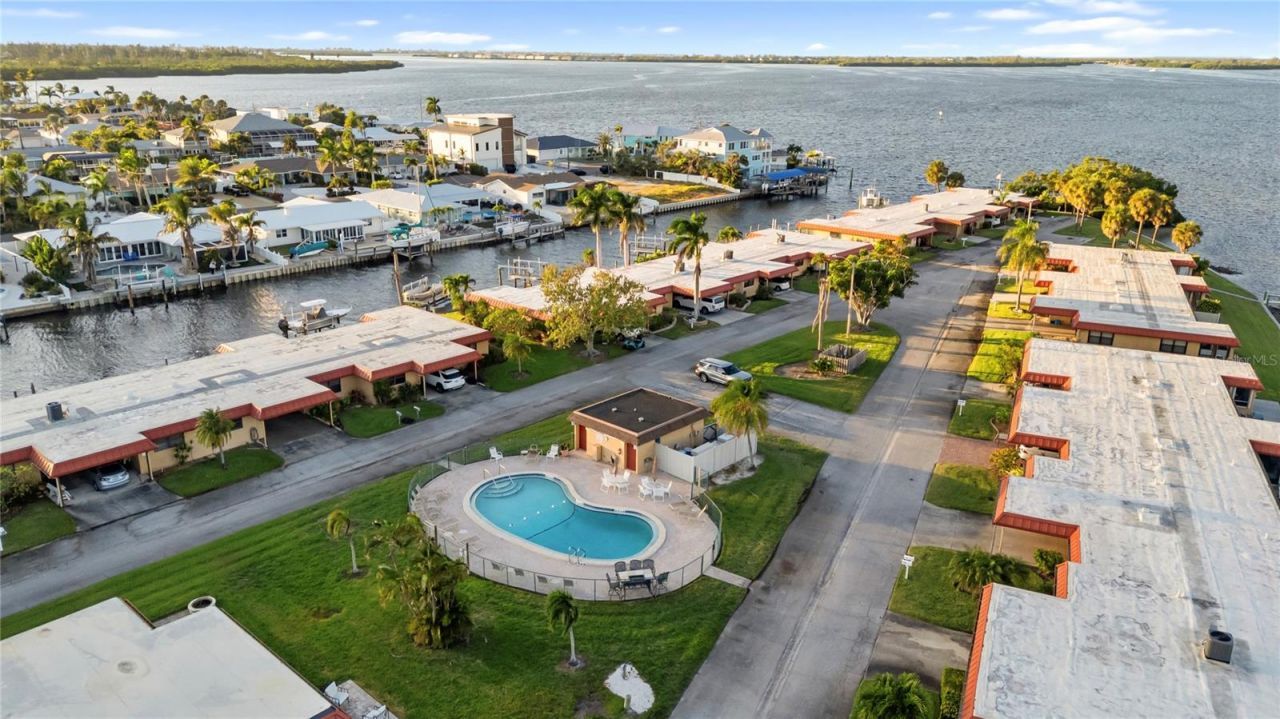 3887 Catalina Drive, Bradenton, FL 34210 Photo