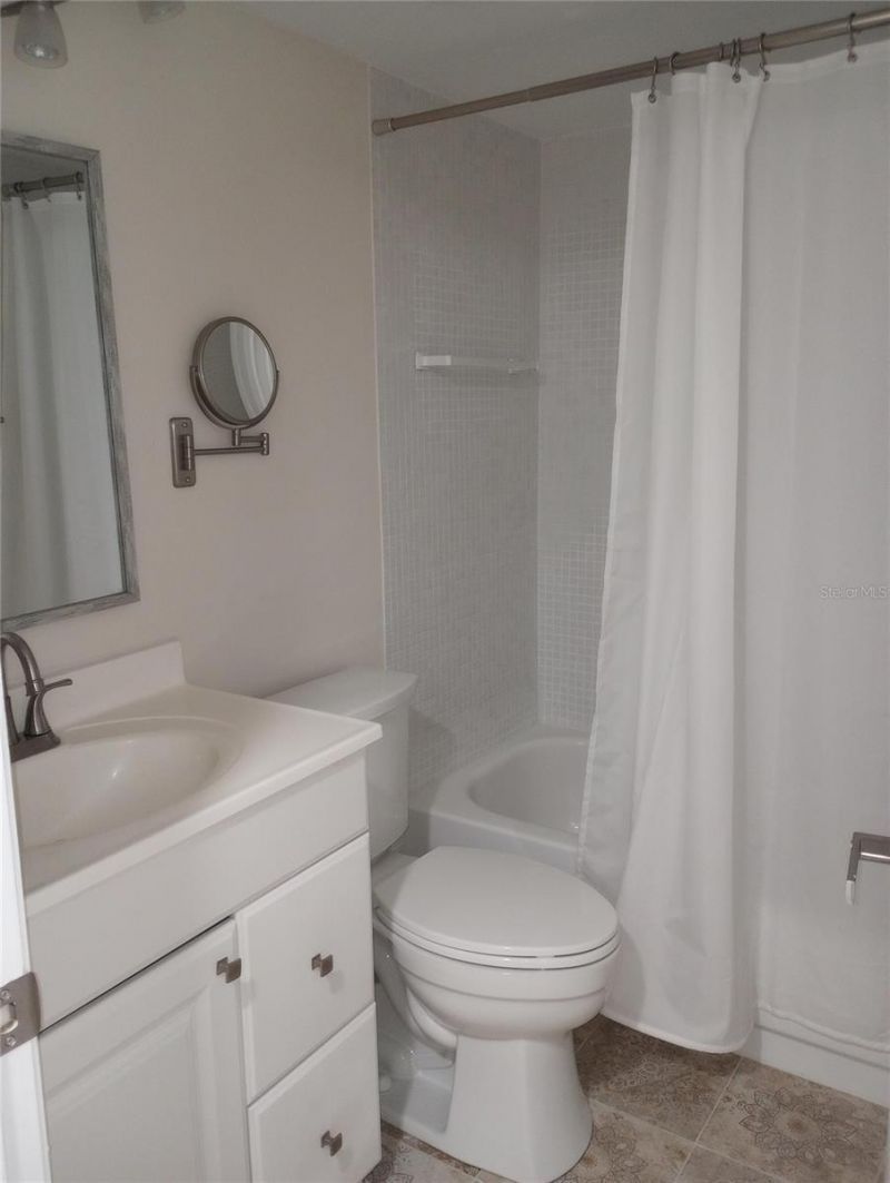 1310 Glen Oaks Drive E, Unit 183E, Sarasota, FL 34232 Photo