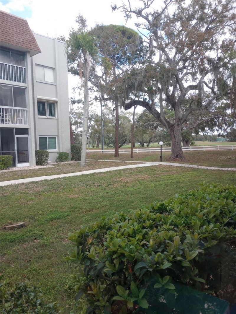 1310 Glen Oaks Drive E, Unit 183E, Sarasota, FL 34232 Photo