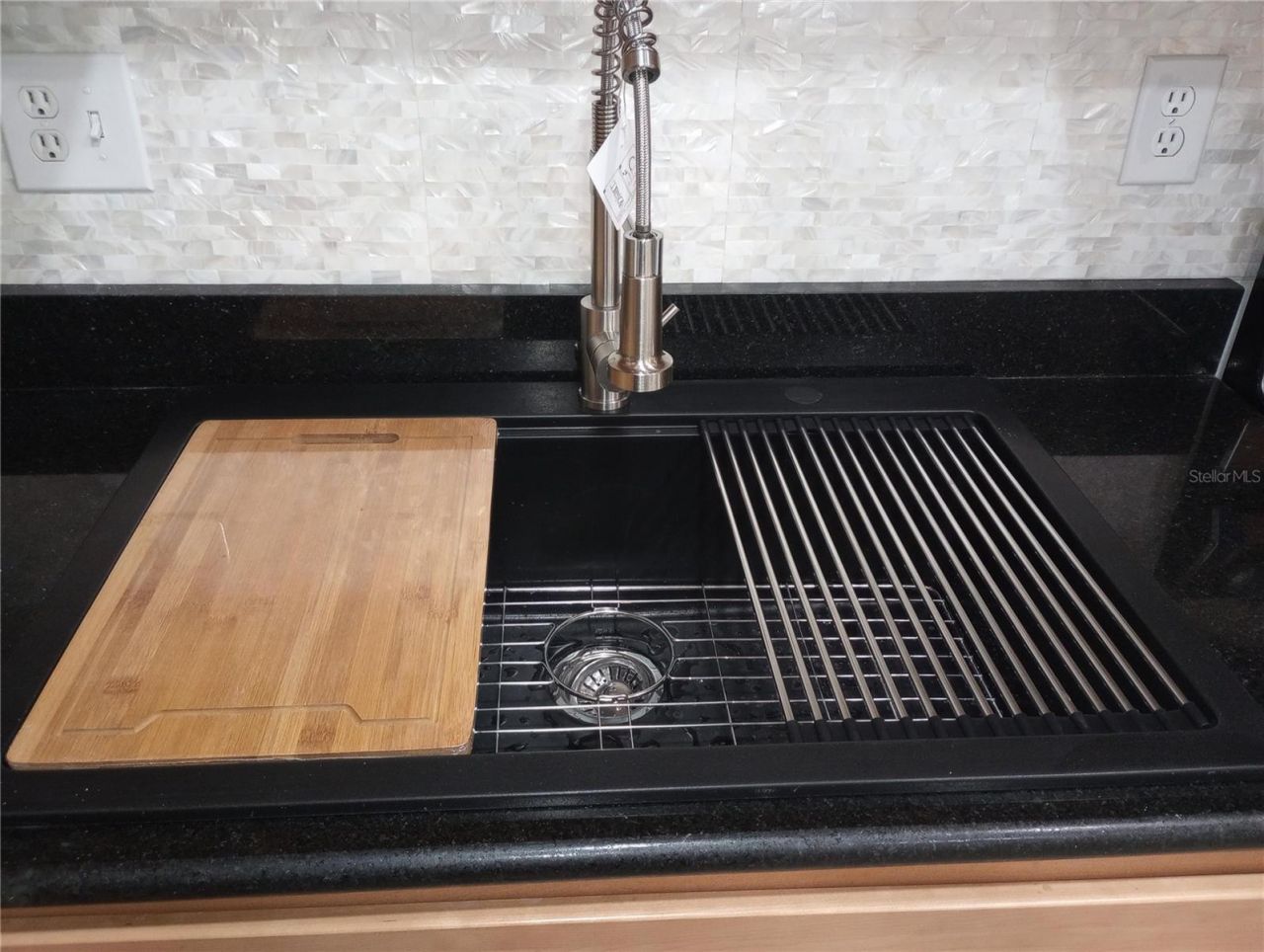 1310 Glen Oaks Drive E, Unit 183E, Sarasota, FL 34232 Photo