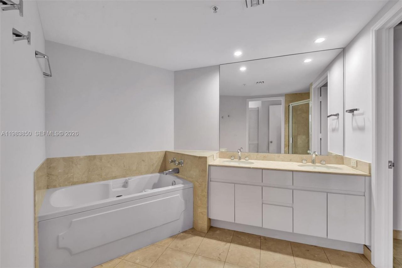 848 Brickell Key Dr , Unit 2602, Miami, FL 33131 Photo