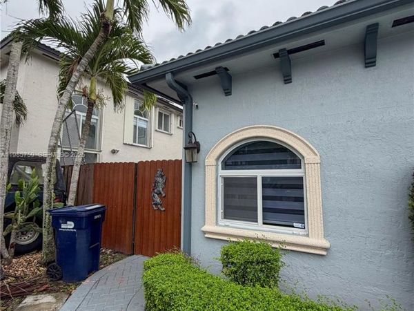 16242 SW 42nd Ter, Miami, FL 33185