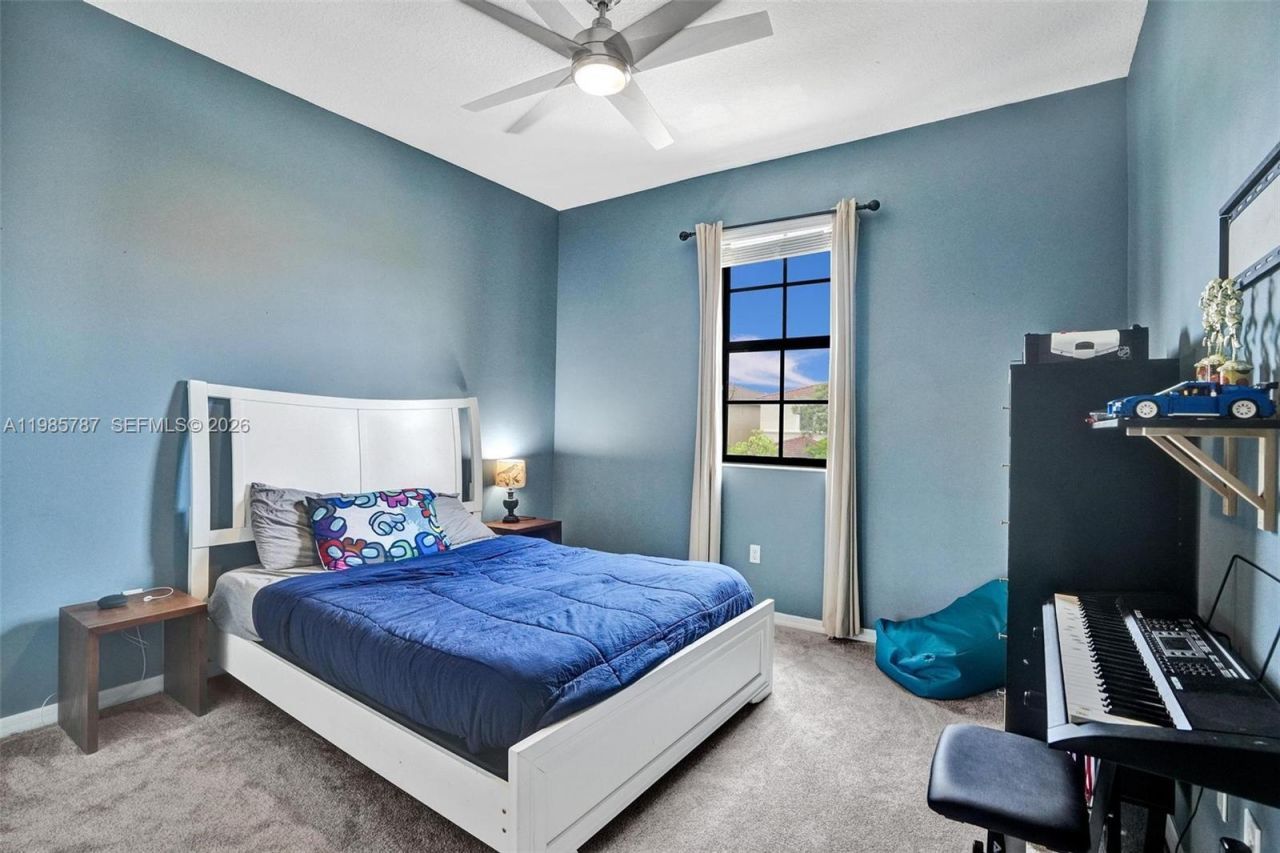 760 NE 193rd Ter , Miami, FL 33179 Photo