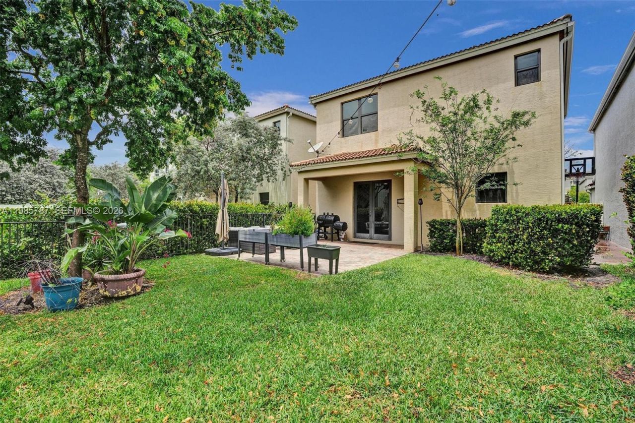 760 NE 193rd Ter , Miami, FL 33179 Photo