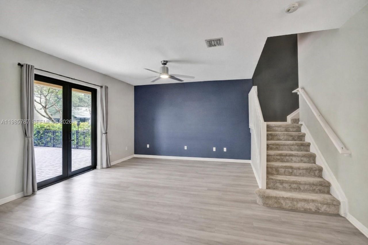 760 NE 193rd Ter , Miami, FL 33179 Photo