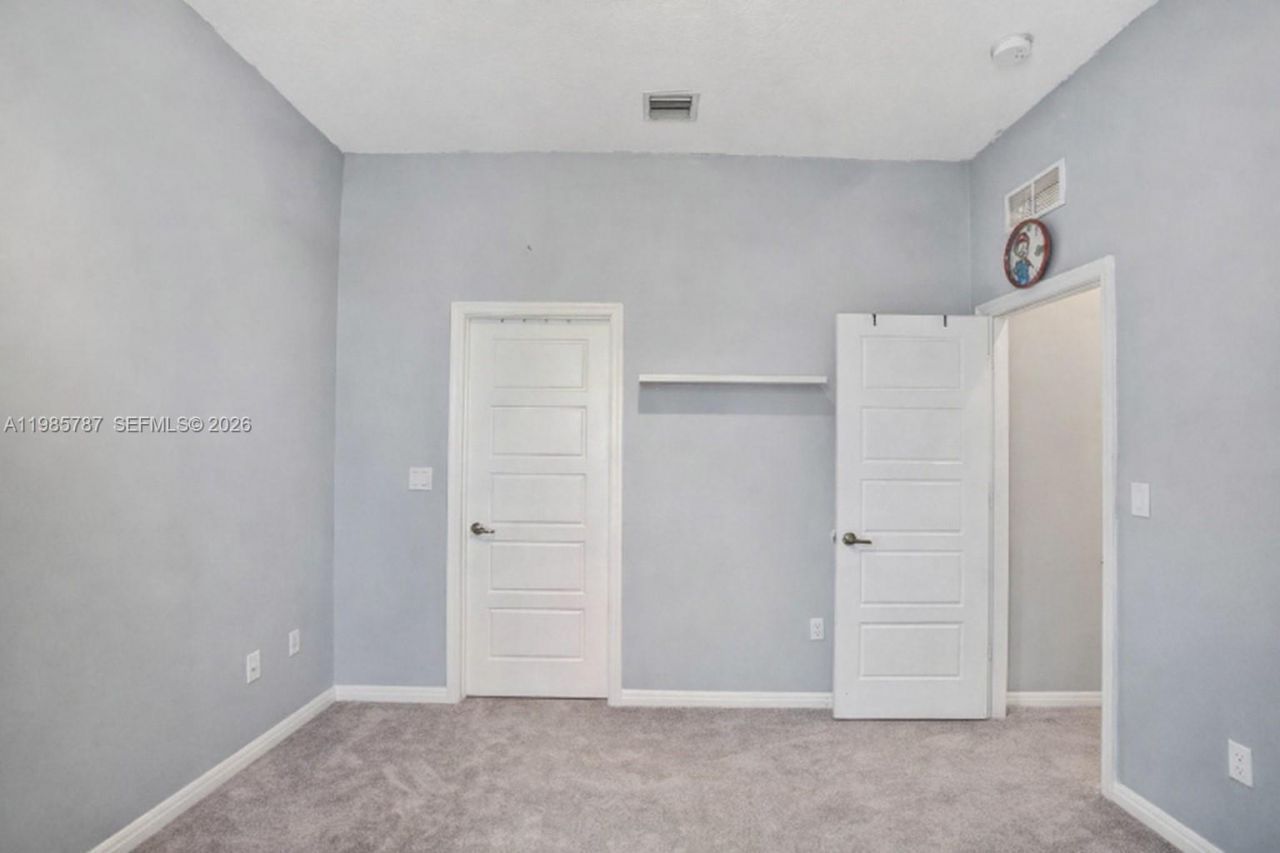 760 NE 193rd Ter , Miami, FL 33179 Photo