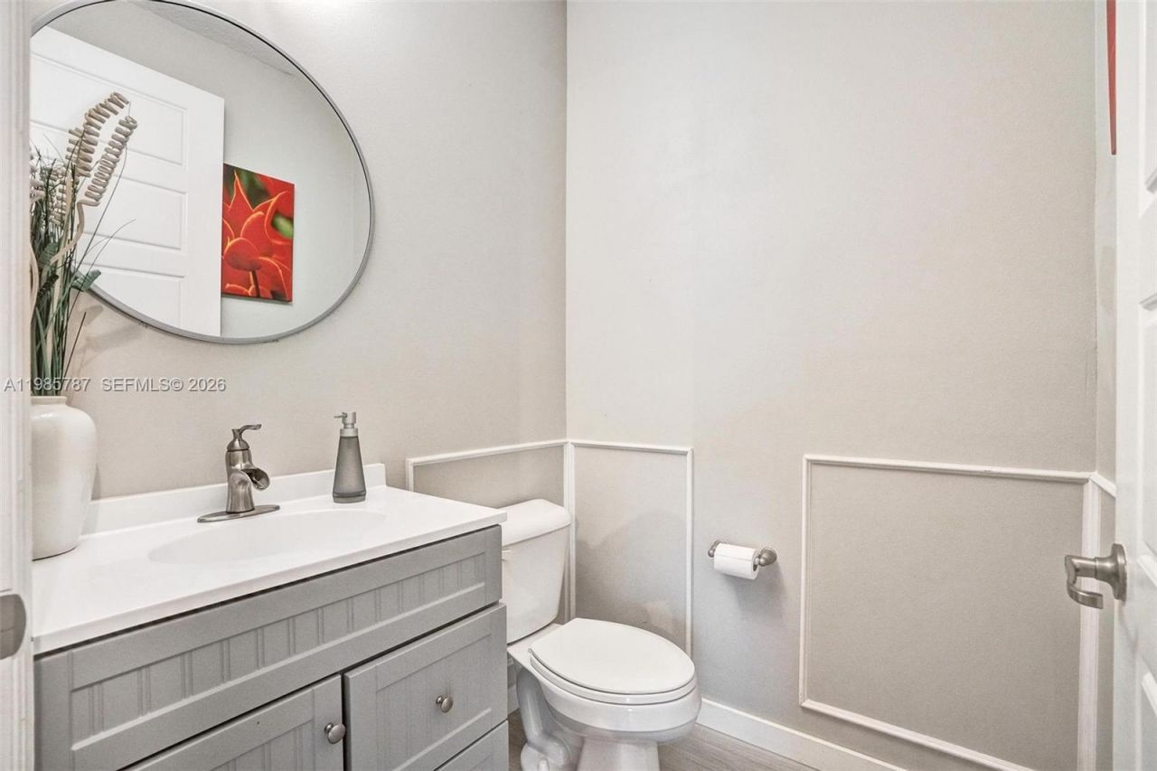 760 NE 193rd Ter , Miami, FL 33179 Photo