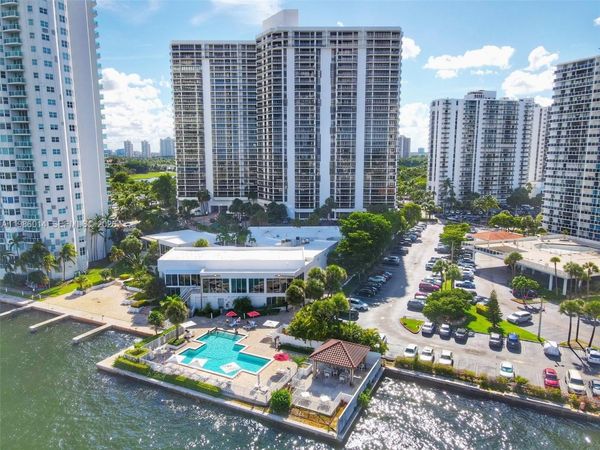 20281 E Country Club Dr, Unit 2405, Aventura, FL 33180