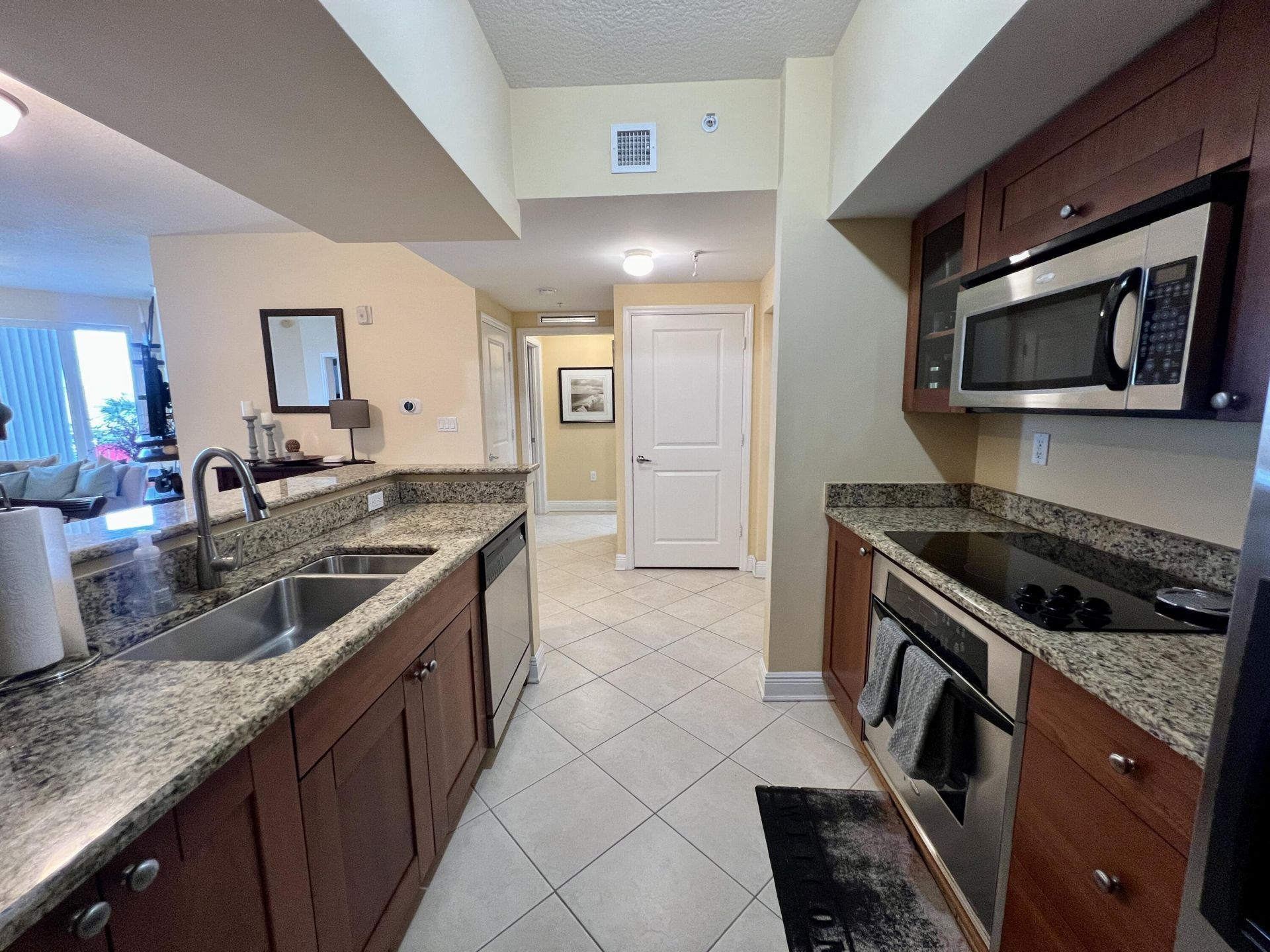 975 NW Flagler Avenue, Stuart, FL 34994 Photo