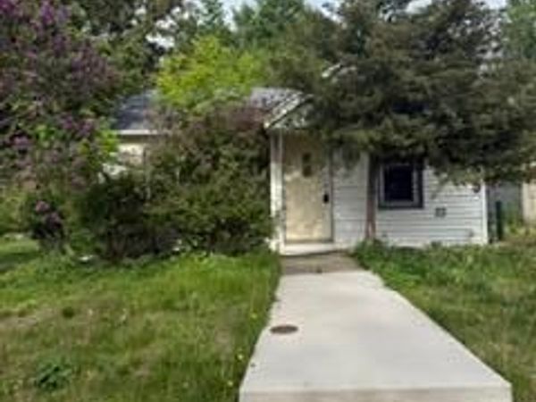 14 4th Avenue SE, Dodge Center, MN 55927