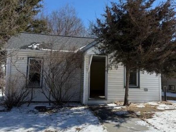 14 4th Avenue SE, Dodge Center, MN 55927