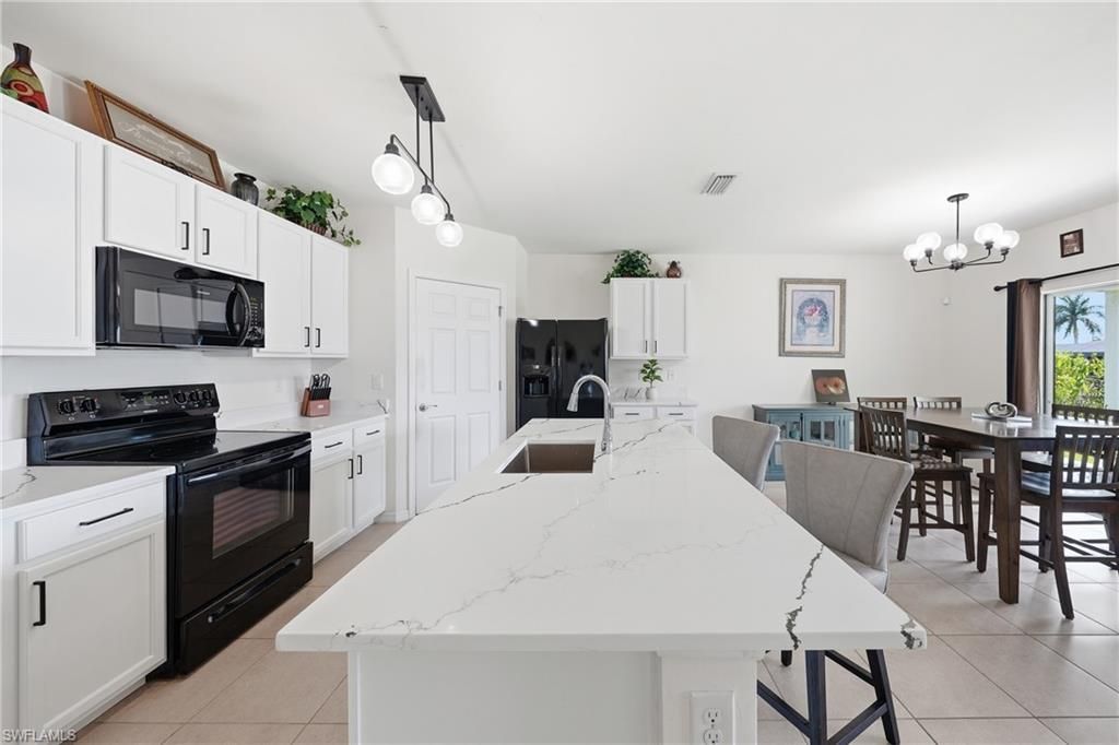 2006 SW 15th Ave, Cape Coral, FL 33991 Photo