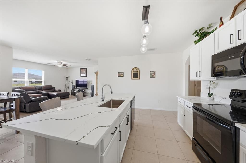 2006 SW 15th Ave, Cape Coral, FL 33991 Photo
