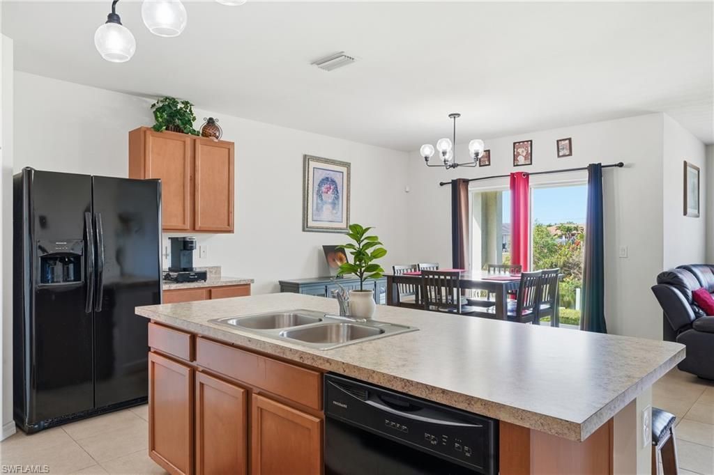 2006 SW 15th Ave, Cape Coral, FL 33991 Photo