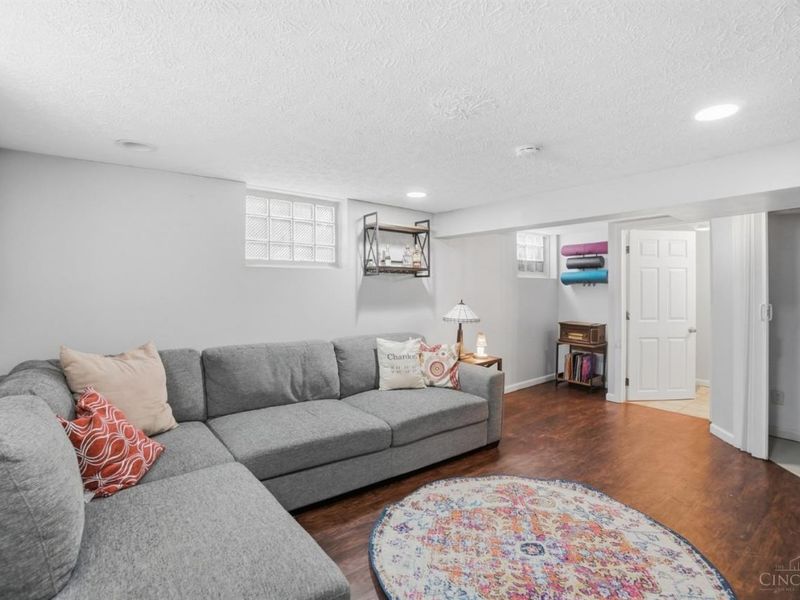 6408 Girard Avenue, Cincinnati, OH 45213 Photo 39