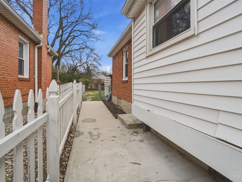 6408 Girard Avenue, Cincinnati, OH 45213 Photo 59
