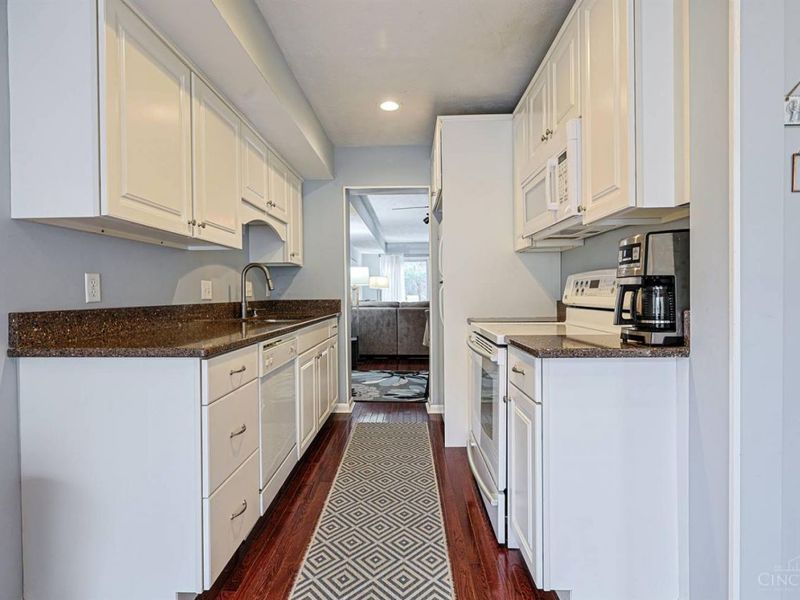 9966 Timbers Drive, Blue Ash, OH 45242 Photo 12