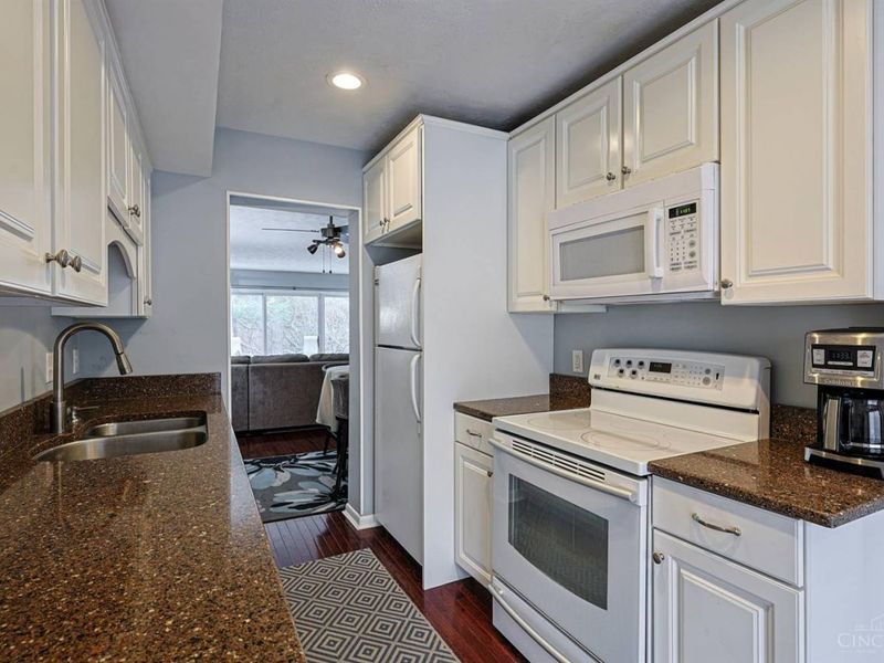 9966 Timbers Drive, Blue Ash, OH 45242 Photo 14