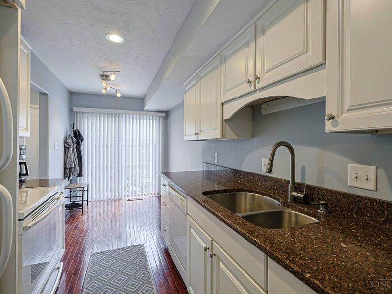 9966 Timbers Drive, Blue Ash, OH 45242 Photo 16