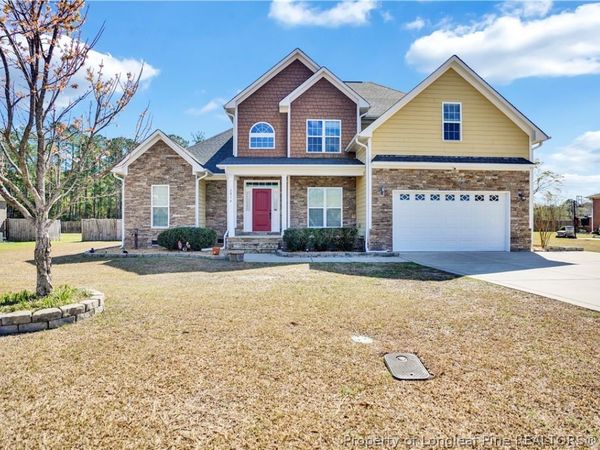 2816 Sand Trap Lane, Hope Mills, NC 28348