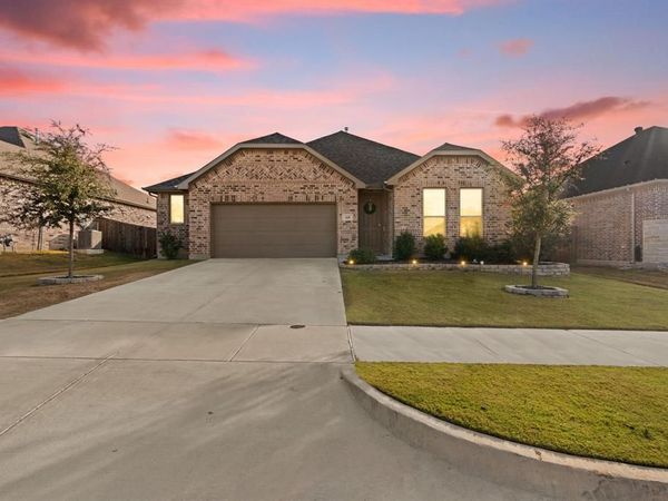 428 Green Hill Drive, Waxahachie, TX 75167
