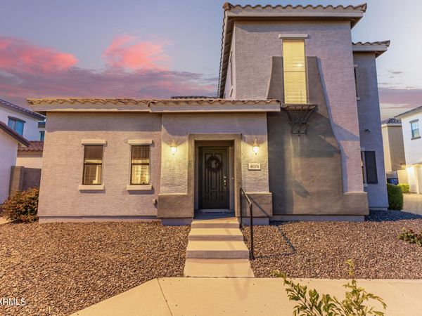 4676 E REDFIELD Road, Gilbert, AZ 85234