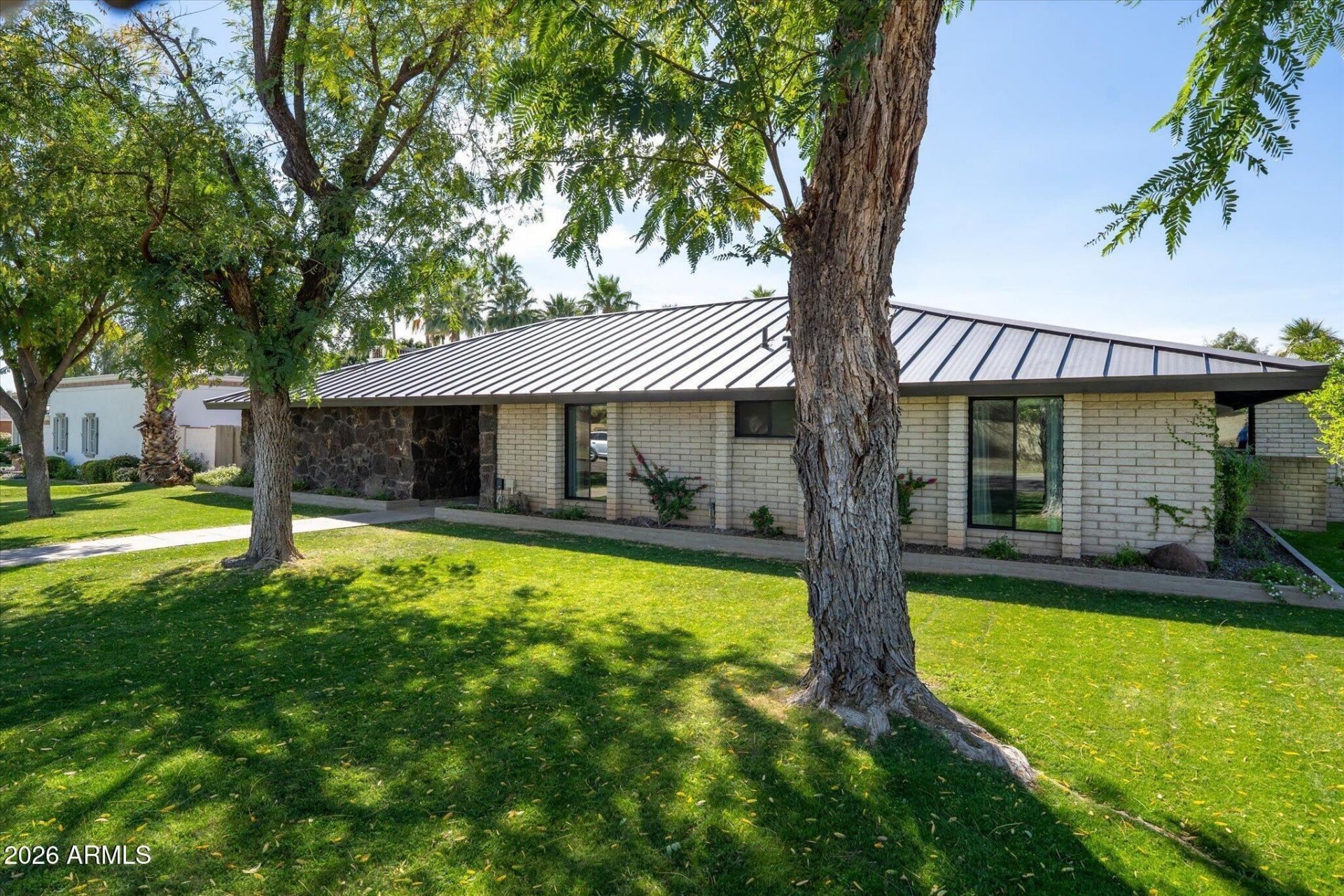 7536 N 10th Street, Phoenix, AZ 85020 Main Photo