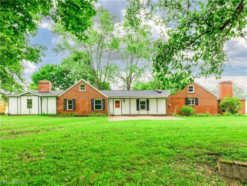 2740 Chelsea Drive , Akron, OH 44312 Main Photo