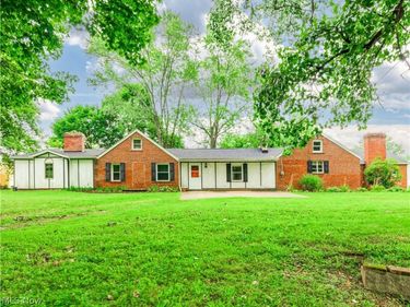 2740 Chelsea Drive, Akron, OH 44312