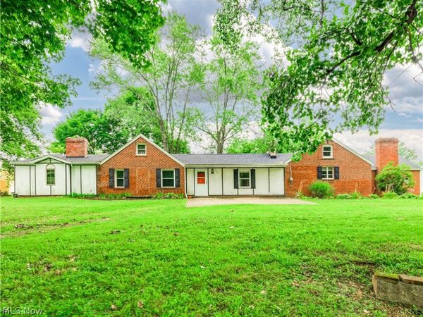 2740 Chelsea Drive , Akron, OH 44312