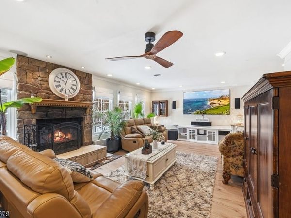 15 New Dover Ave, Woodbridge, NJ 07067