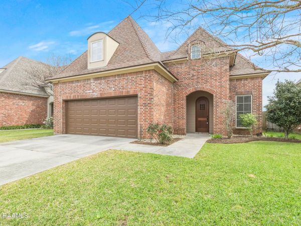 110 Fairwood Drive, Broussard, LA 70518