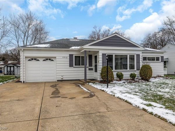 9913 Manorford Drive , Parma Heights, OH 44130