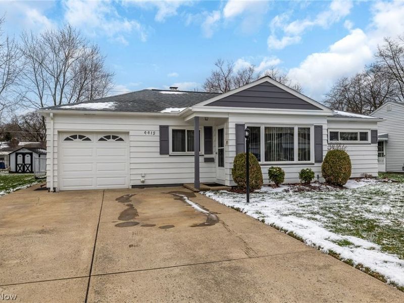 9913 Manorford Drive, Parma Heights, OH 44130 Photo 1