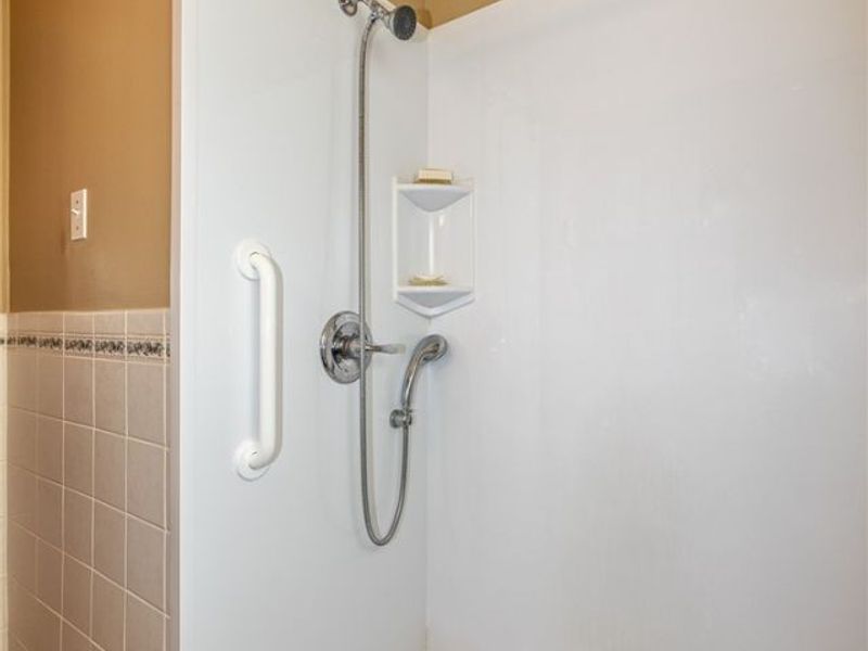 9913 Manorford Drive, Parma Heights, OH 44130 Photo 15