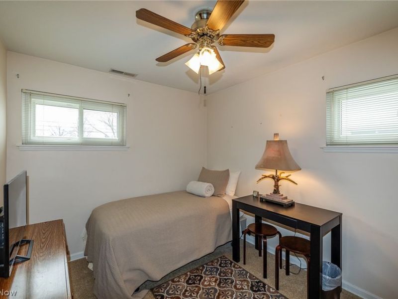 9913 Manorford Drive, Parma Heights, OH 44130 Photo 16