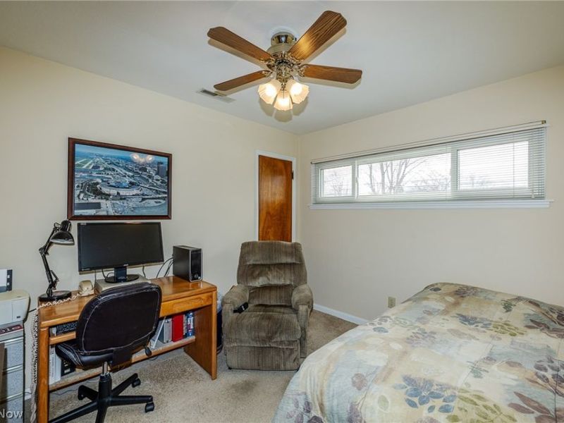 9913 Manorford Drive, Parma Heights, OH 44130 Photo 20