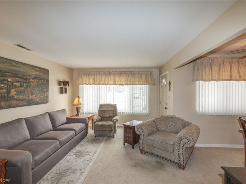 9913 Manorford Drive, Parma Heights, OH 44130 Photo 6